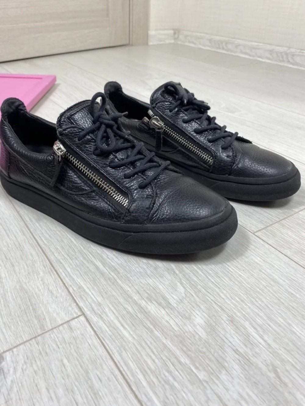 Giuseppe Zanotti Black Frankie Leather Low-Top Sneakers with Silver Zippers Sz